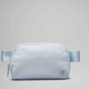 Lululemon Everywhere Belt Bag  (Powder Blue)